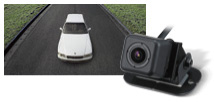 <b>后视摄像头 RCA 输入端子</b><br>借助这个 RCA 输入端子，您可以顺利连接一个后视摄像头，以显示车辆后方的区域。车辆后方视图有助于更安全的驾驶。